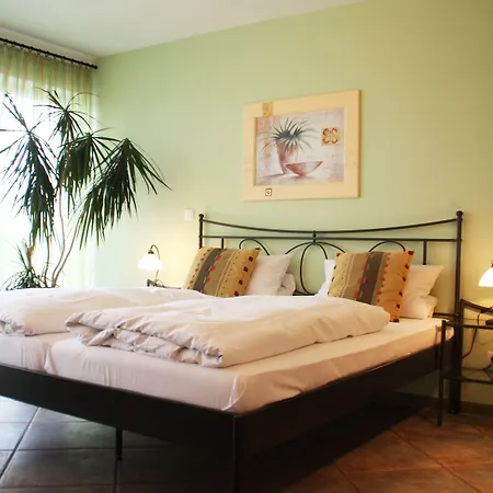 Hotell Porta Vinea 3*